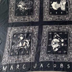 Black and white printed scarf